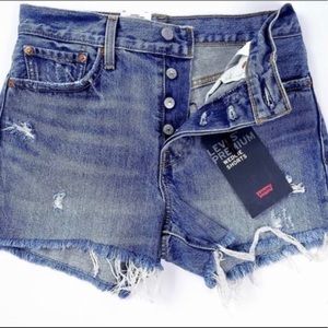 High rise distressed levis shorts